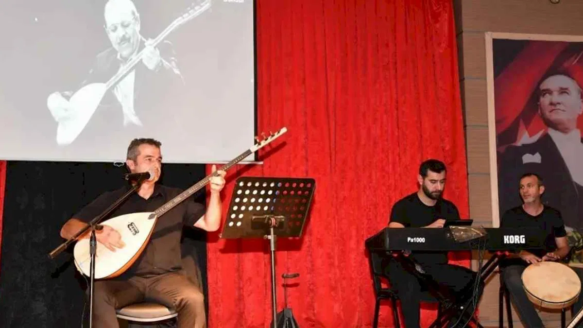 Neşet Ertaş Çiğli’de türkülerle anıldı