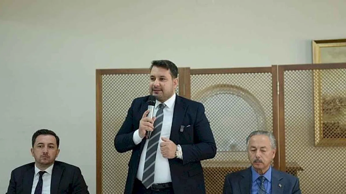 Kahramankazan Belediye Başkanı Selim Çırpanoğlu, 19 Ekim Muhtarlar Günü kapsamında mahalle muhtarları ile bir araya geldi.