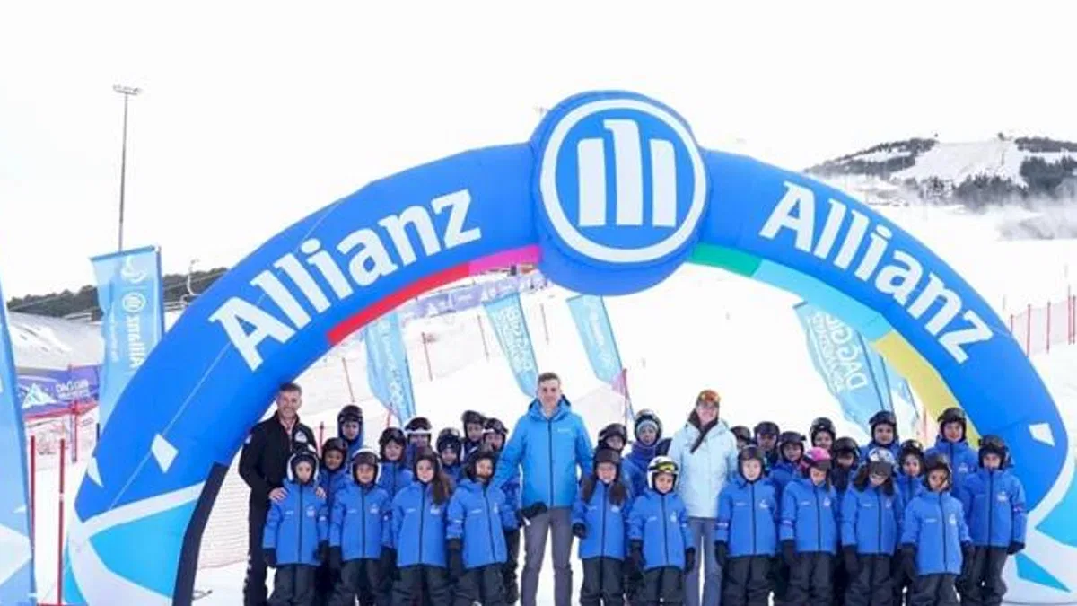 Palandöken’de Kız Çocuklarını Kayak Sporuyla Tanıştırdı