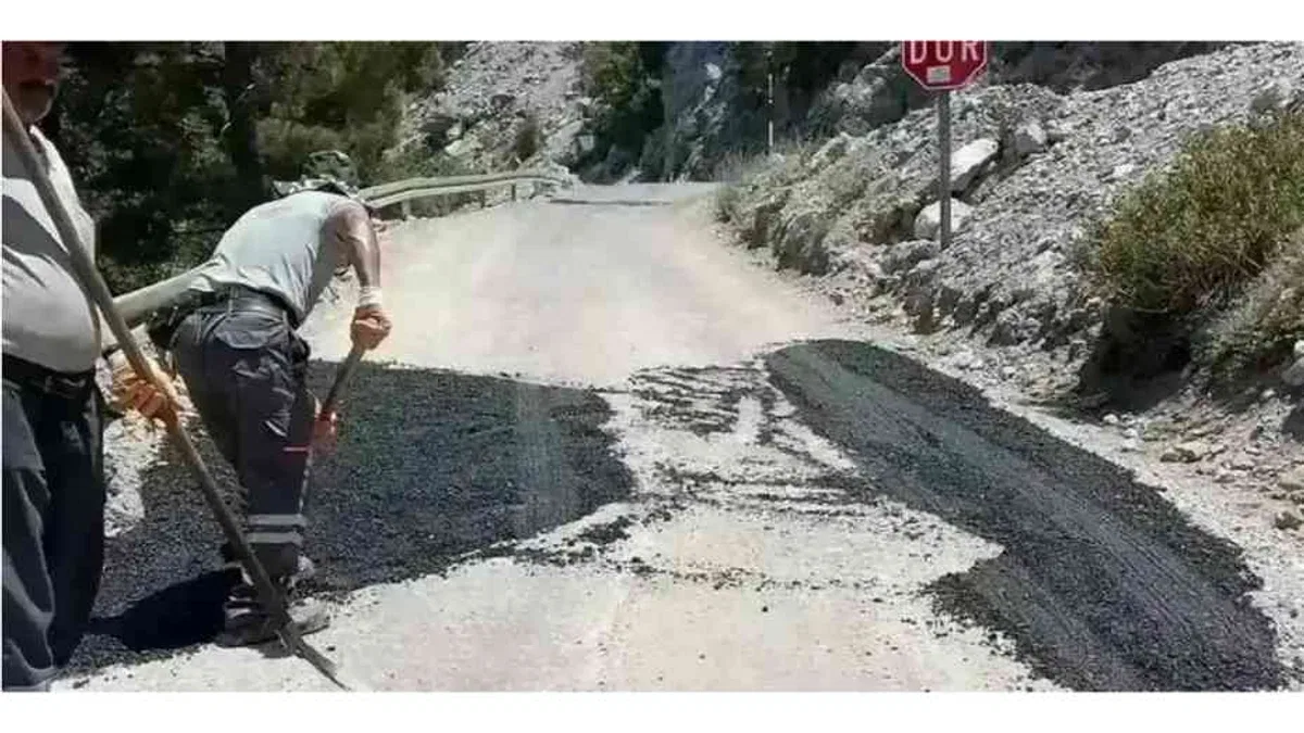 Alanya’da kırsal mahalle yollarına yaz bakımı