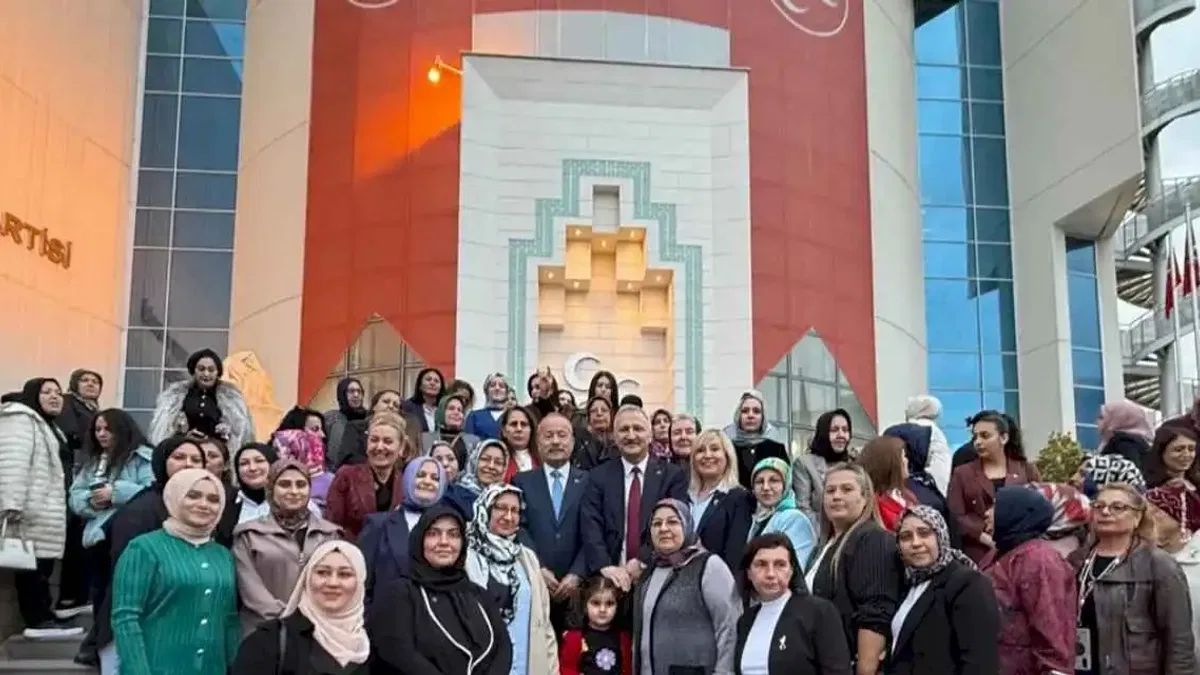 MHP'de 'Engelsiz Yarınlara' yoğun ilgi