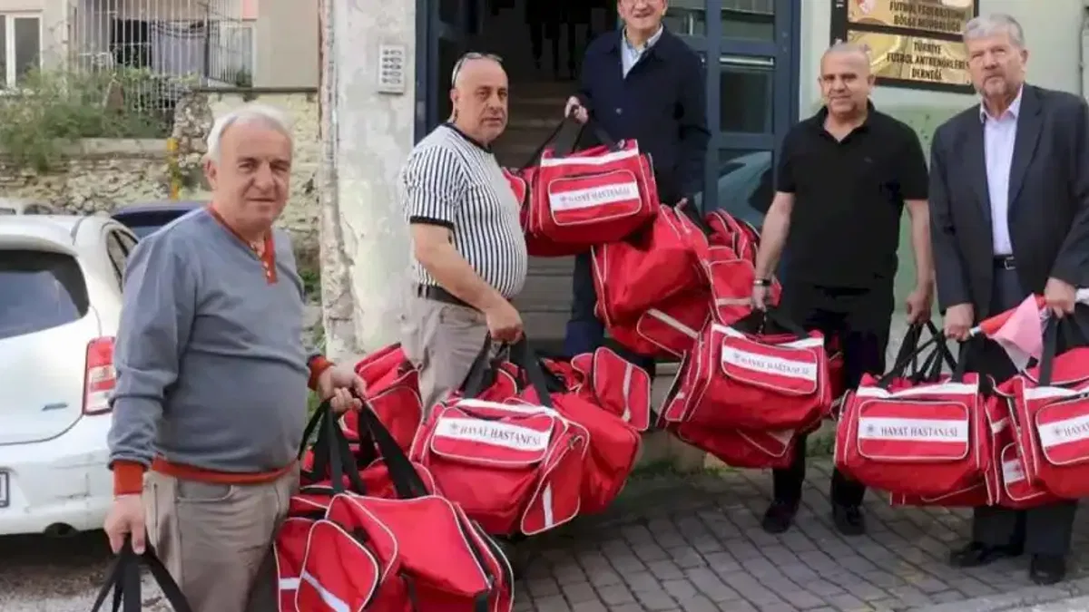 Bursa'da amatör spora 'Hayat' veren çantalar teslim edildi