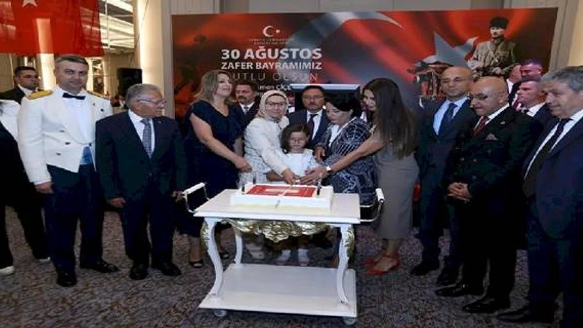 Kayseri Büyükşehir'den 101'nci Yıl Resepsiyonu