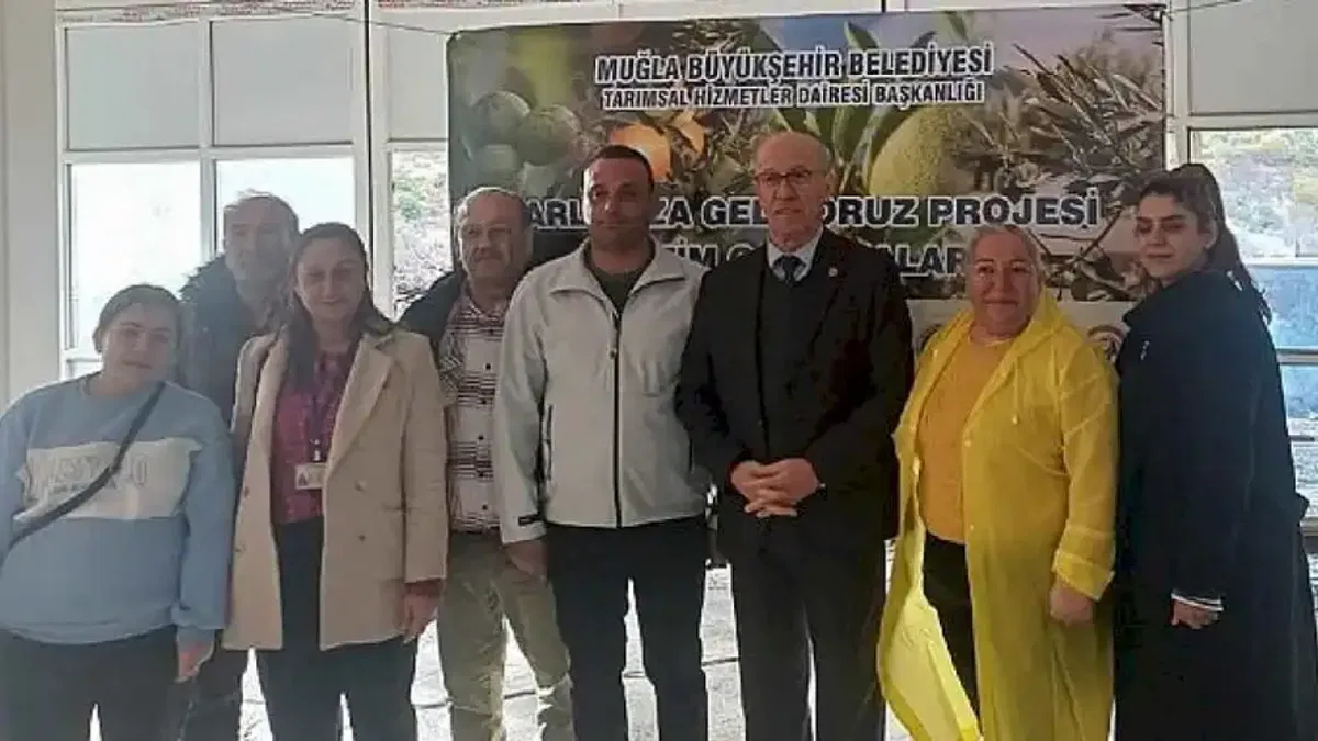 Büyükşehir'den Badem Biti ve Zeytin Zararlılarıyla Mücadele