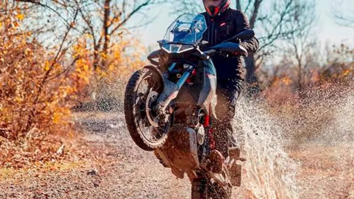 Macera motosiklet tutkunları Kemer'de yarışacak