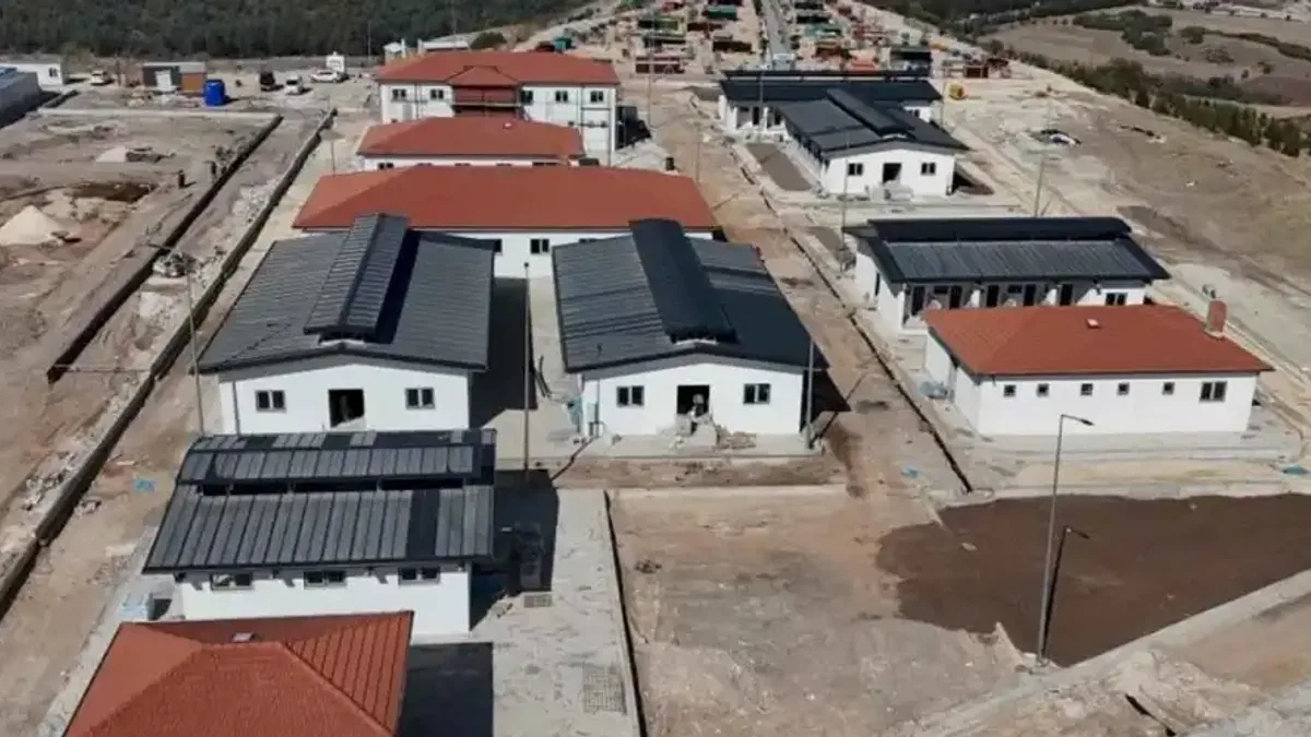 Hayvan Bakımevi Ve Doğal Yaşam Alanı yükseliyor