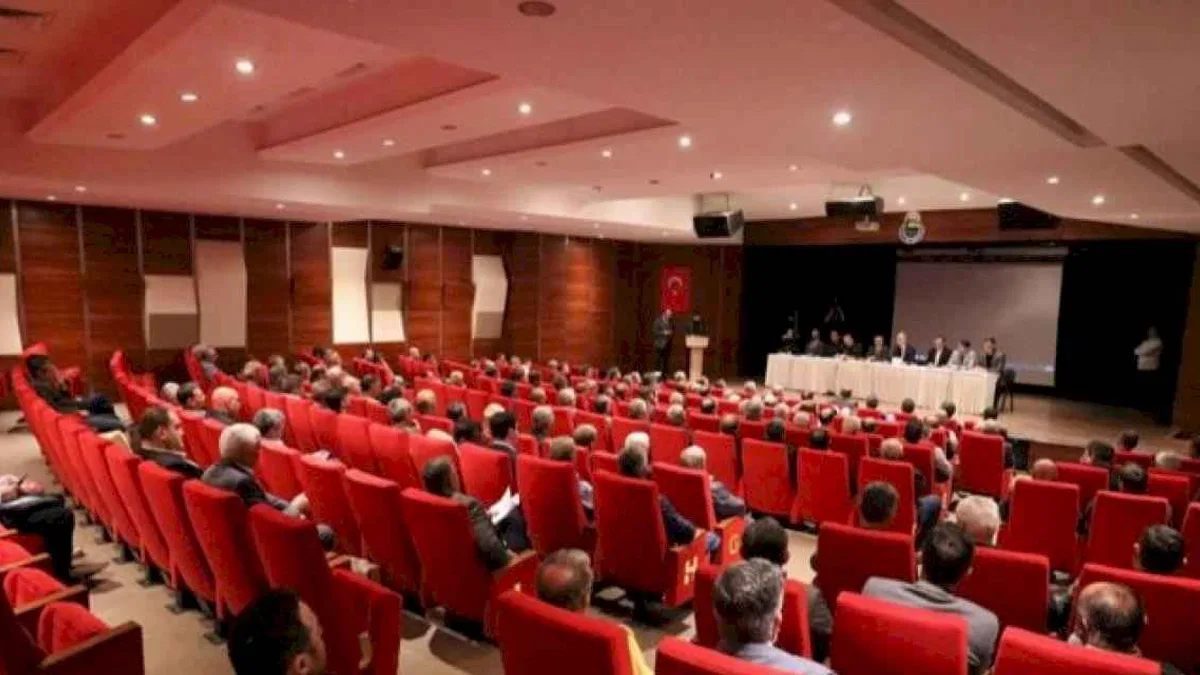 İnegöl'de muhtarlarla yeni dönemin ilk toplantısı yapıldı