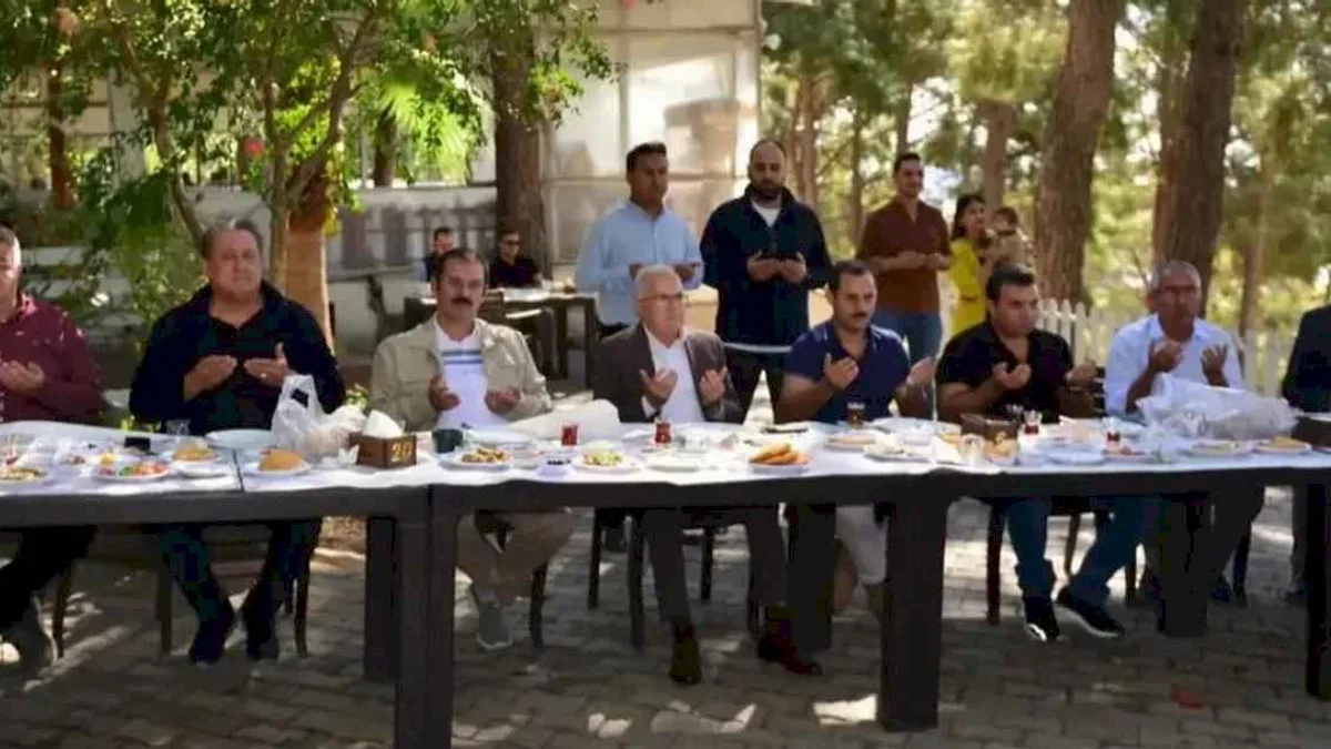 Antalya Kumluca Belediyesinden muhtarlara kahvaltı etkinliği