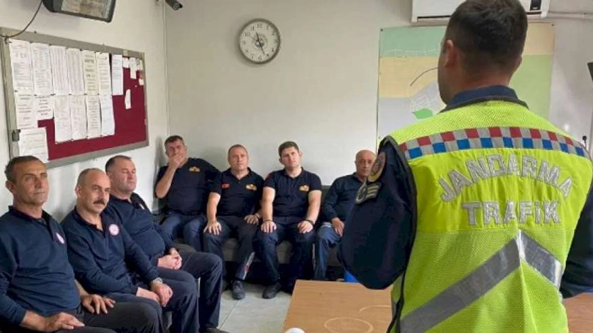 Edirne Jandarması'ndan itfaiye personeline trafik eğitimi
