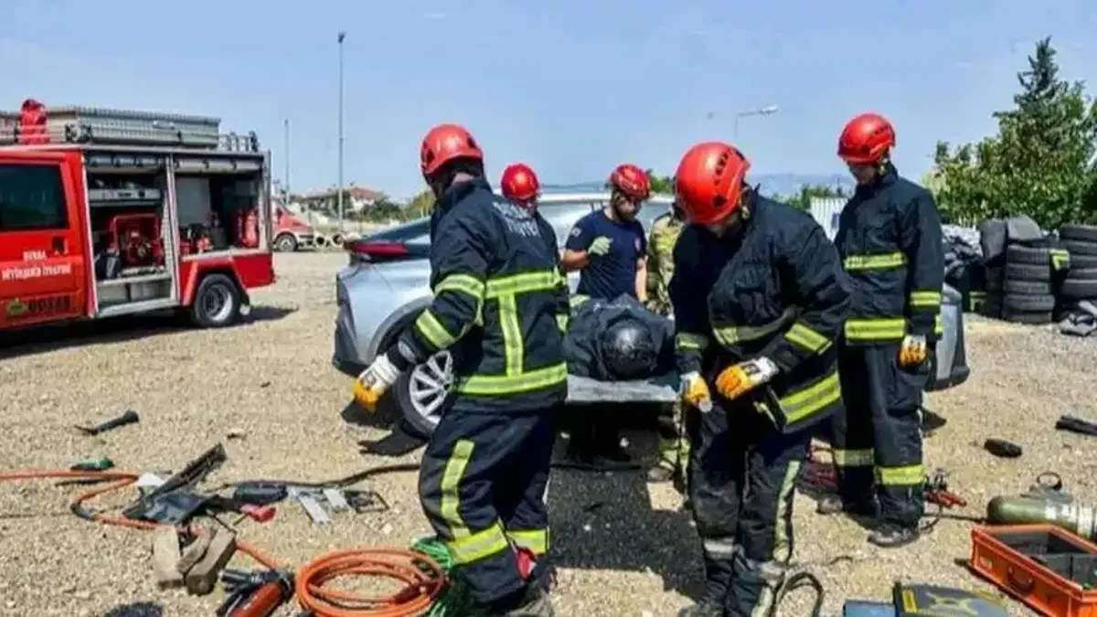 Bursa itfaiyesinden nefes kesen tatbikat