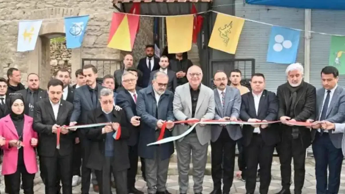 Soma Ülkü Ocakları İlçe Başkanlığı açıldı