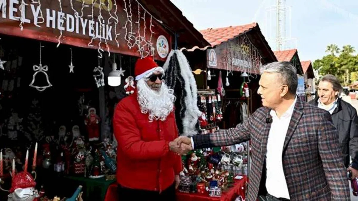 Antalya'da Başka Uysal’dan Yeni Yıl Çarşısı’na ziyaret