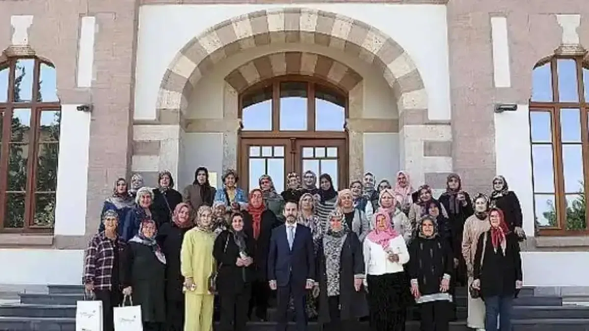 Konya Büyükşehir "Dünya Kadın Çiftçiler Günü"nde Kadın Çiftçileri Buluşturdu