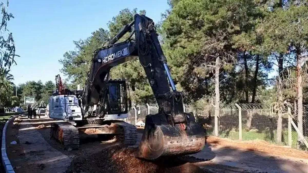 Antalya Büyükşehir'den Kardeş Kentler Caddesi’nde çalışma