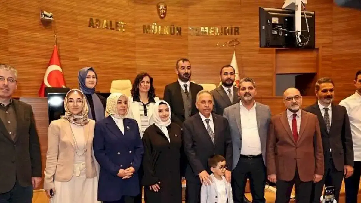 Başkan Yalçın mazbatasını aldı