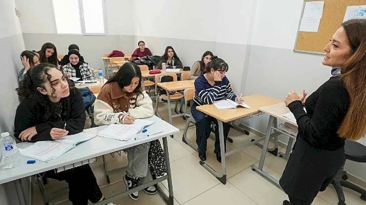 Gaziemir Belediyesi'nden bin 180 öğrenciye ücretsiz eğitim