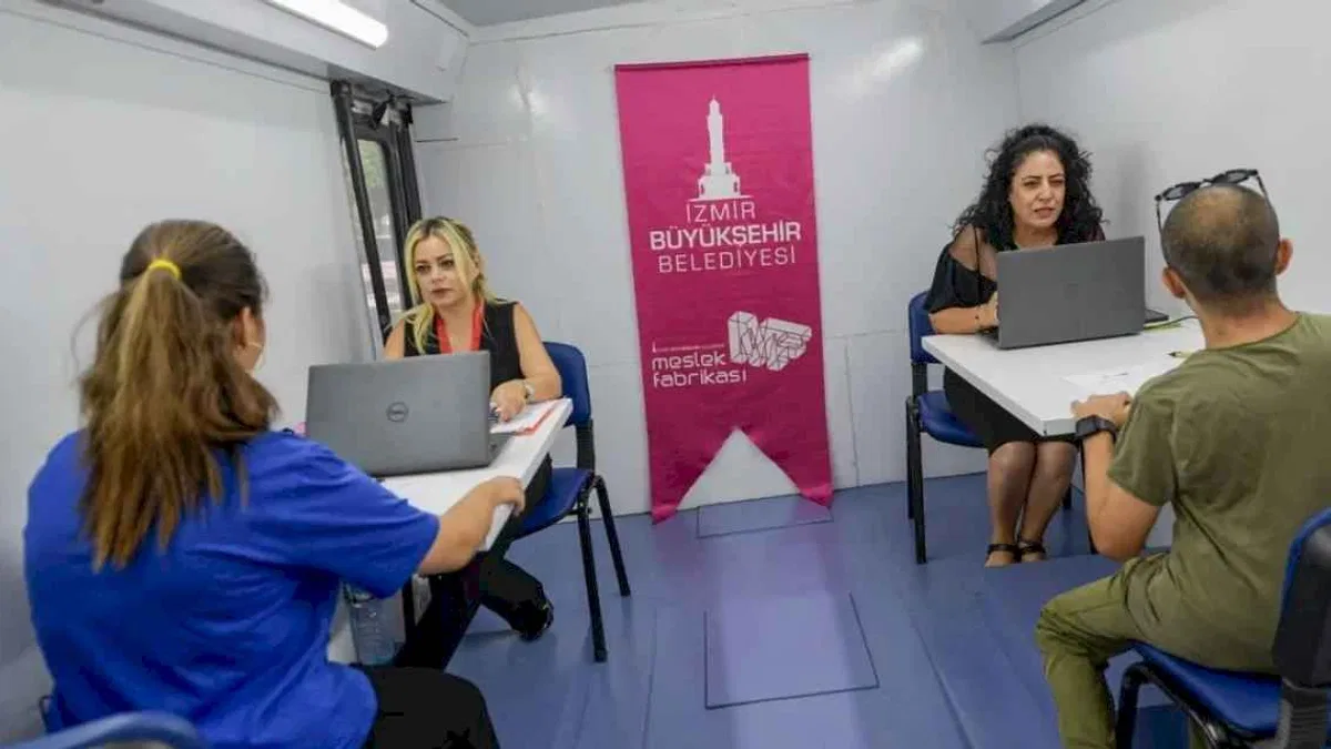 İzmir'de 'Meslek Fabrikası' ile iş buluyorlar