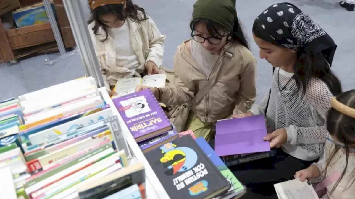 Kocaeli'de çocuklar 'kitap'larla büyülü yolculuğa çıktı