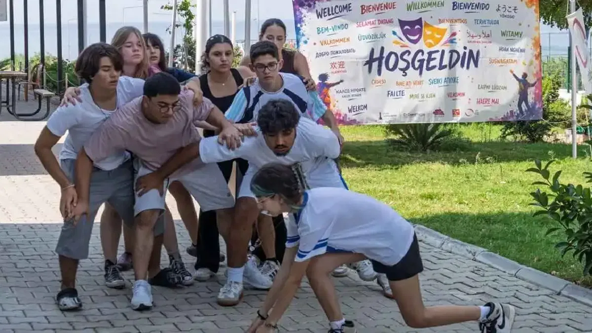İzmir’de gençler ortak hikâyeler yazıyor