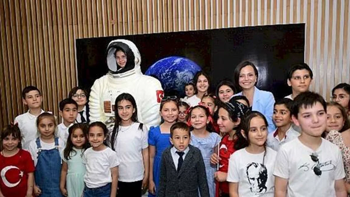 Karabağlar Belediyesi'nden çocuklara uzayla buluşma fırsatı