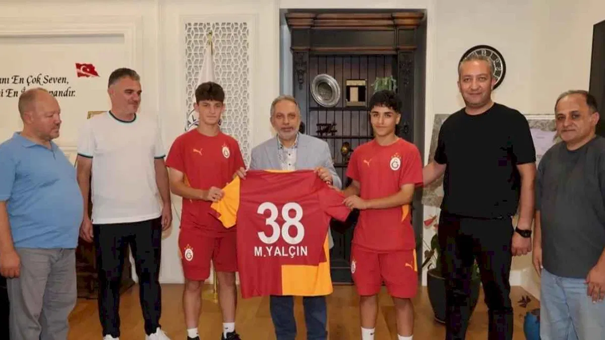 Galatasaray'a transfer olan Talaslı gençten Başkan Yalçın'a ziyaret