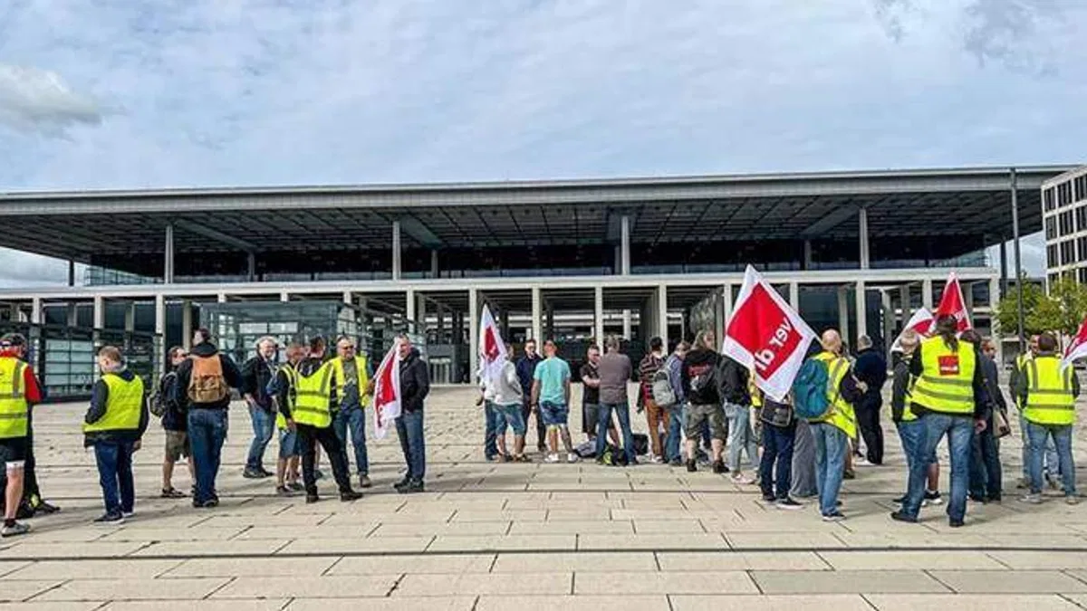 Lufthansa çalışanlarının grevi havalimanlarını kilitledi