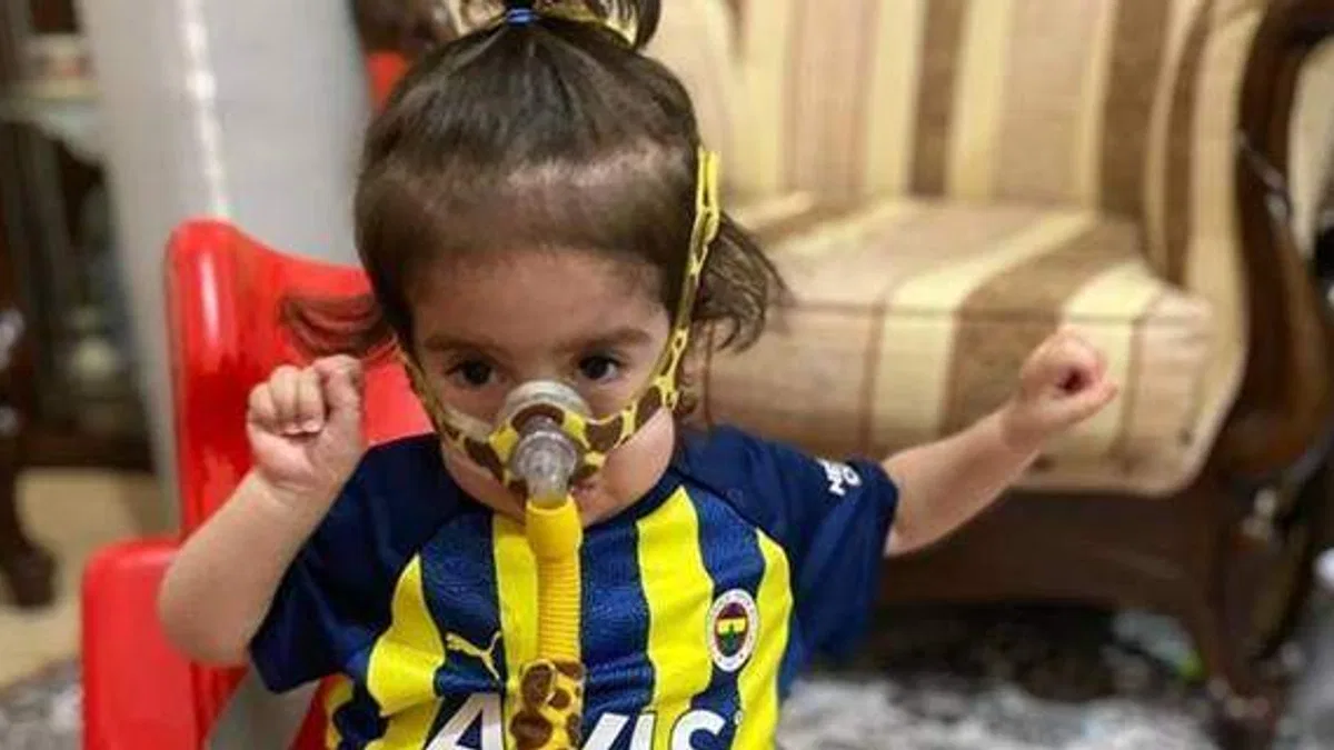 Mert Hakan ve İsmail Yüksek, SMA hastası Muhammed'e destek çağrısı yaptı