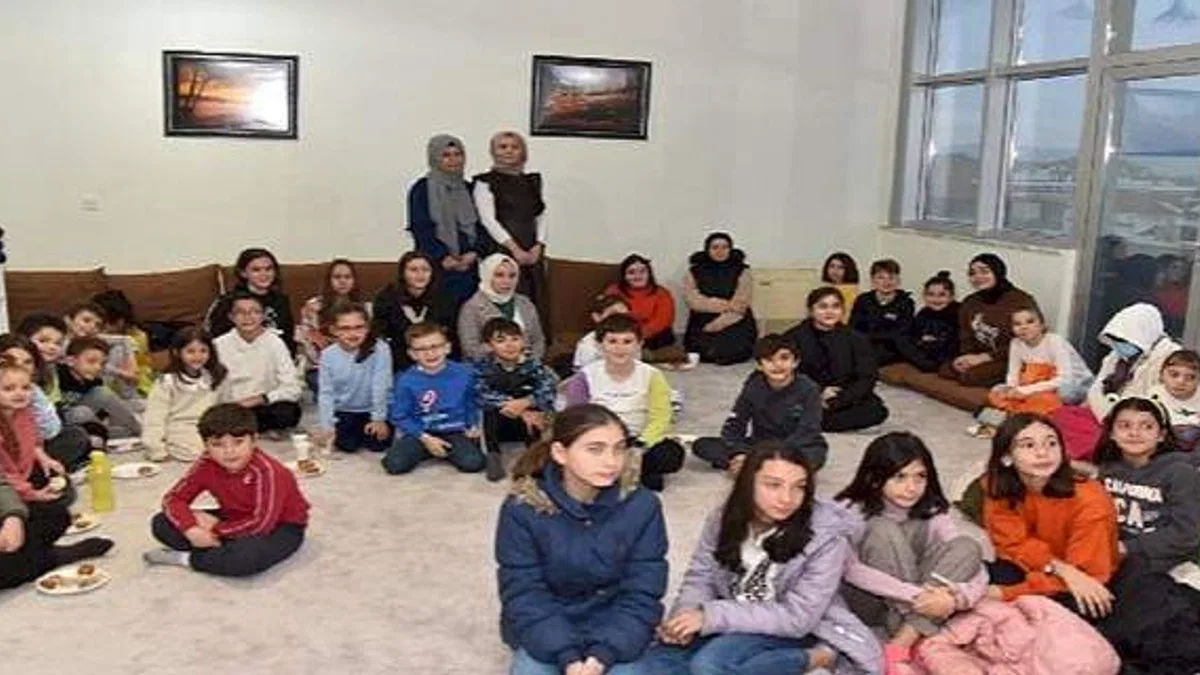 Kartepe'li Çocuklar İşaret Diliyle Tanıştı