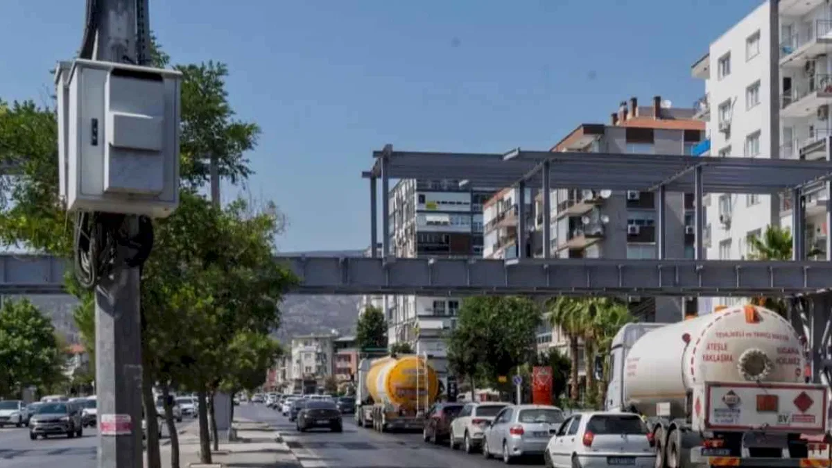 Yeni Girne Caddesi yayalar için daha güvenli oluyor