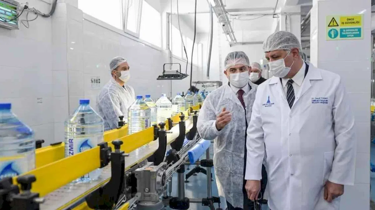 Başkan Tugay’dan İzmir Şaşal Su Fabrikası’na ziyaret!