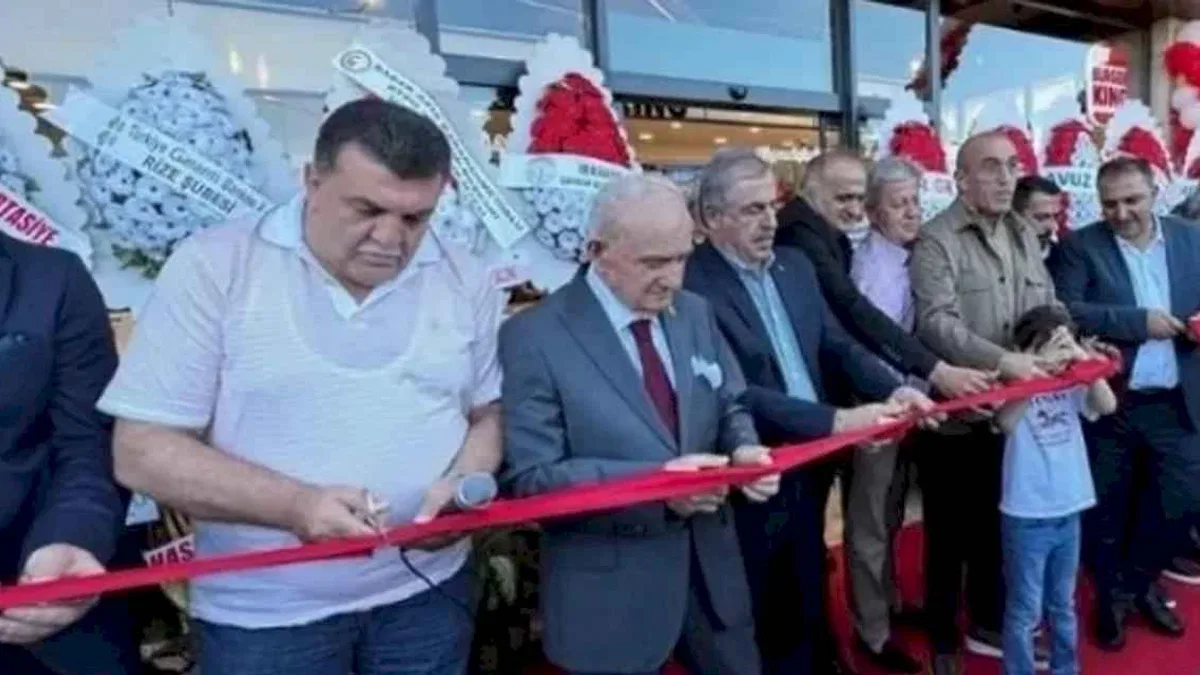 AK Parti Sözcüsü açıkladı... Rize'de belediye başkan ve yöneticileri disipline sevk edildi!