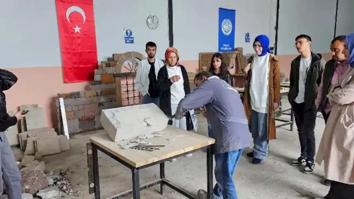 KAYÜ öğrencileri TAREM’de pratik yapıyor