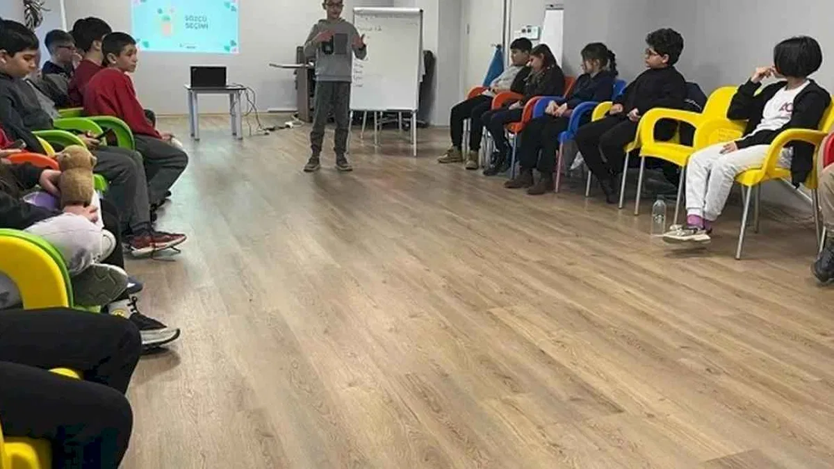 İzmir Çocuk Meclisi’nde seçim heyecanı