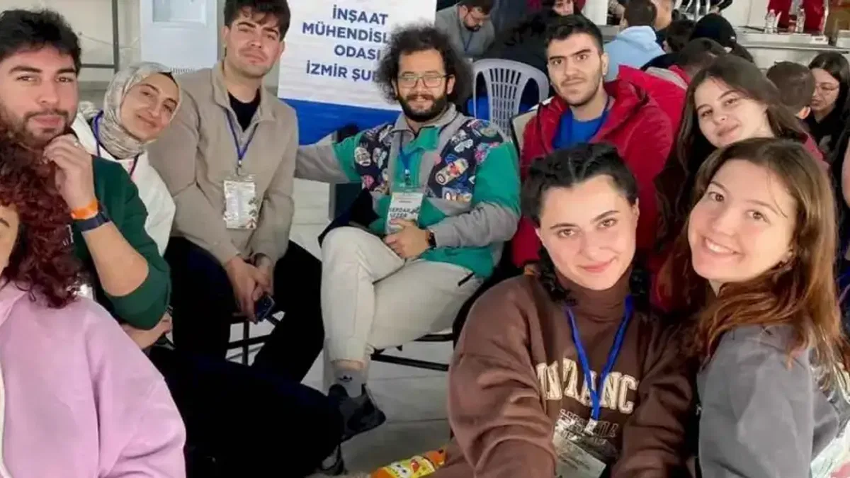 İzmirli gençler “fark edil-fark ettir” diyerek buluştu