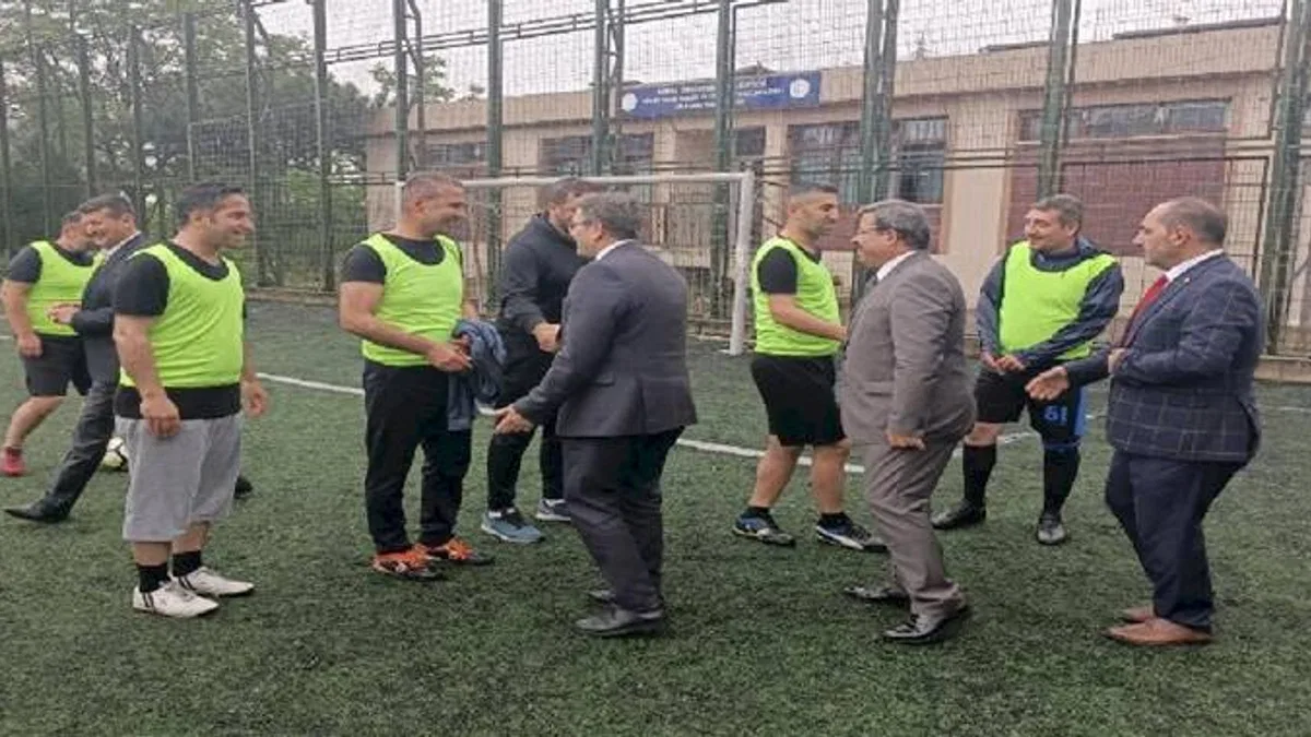 Bursa Yıldırım'da okullar arası öğretmenler sahada yarışacak