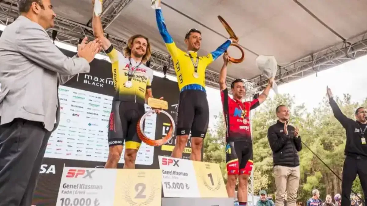 L’Étape Türkiye by Tour de France İstanbul’da kıtaları birleştirdi