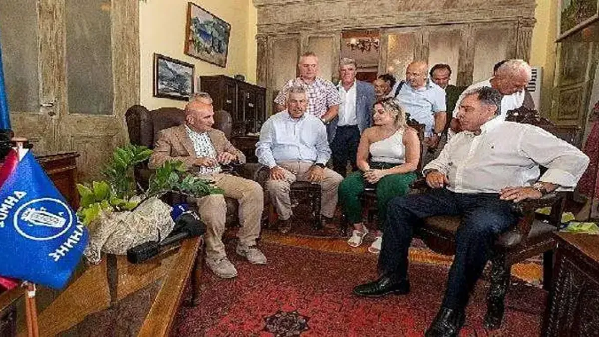 İzmir-Midilli seferleri sezonu dostluk mesajlarıyla kapattı