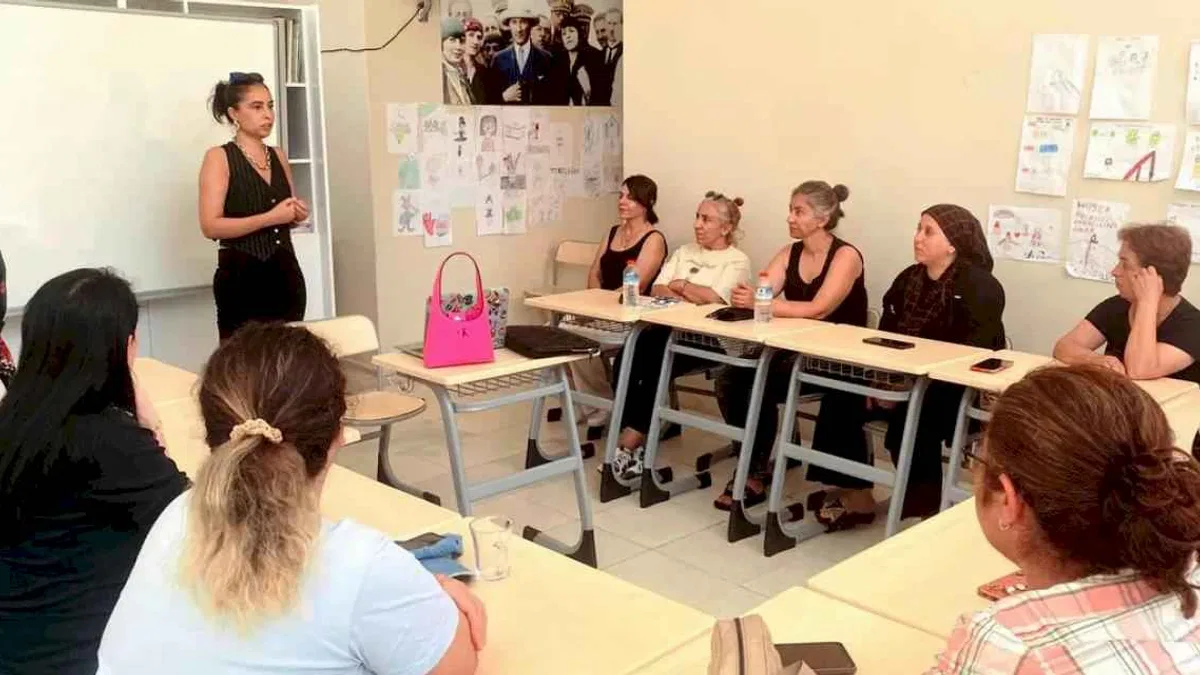 İzmir Çiğli Belediyesi’nden anneler için bilgilendirici seminer