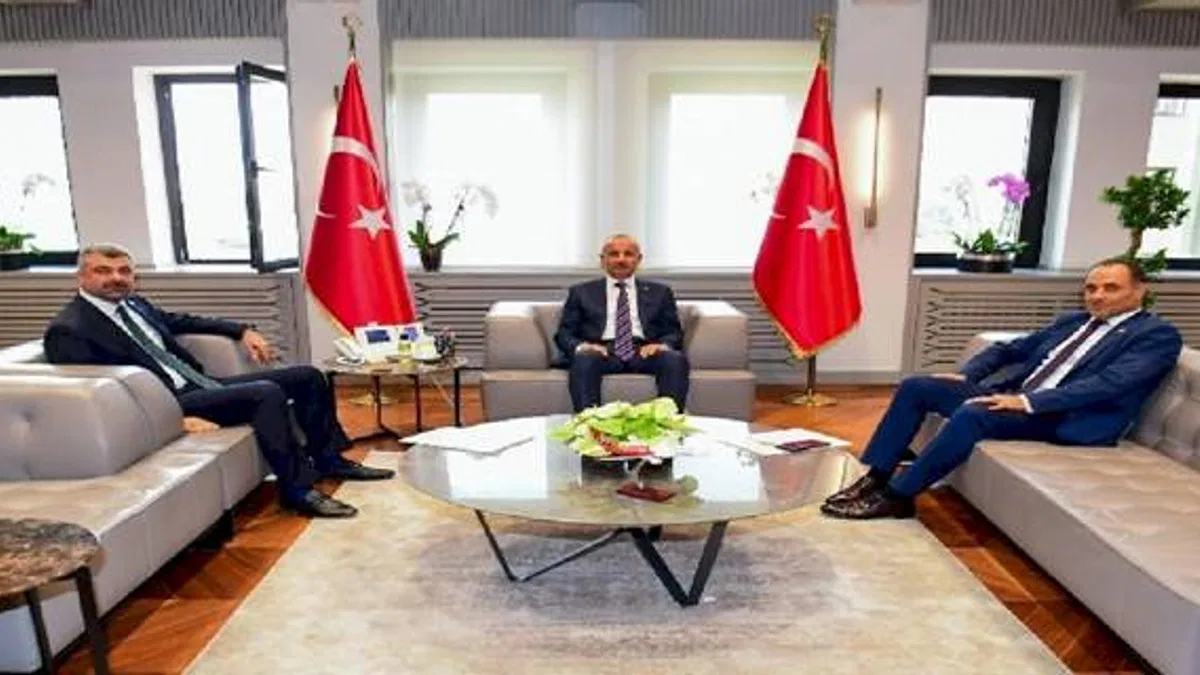 Mardin milletvekilleri Ulaştırma Bakanı ile görüştü