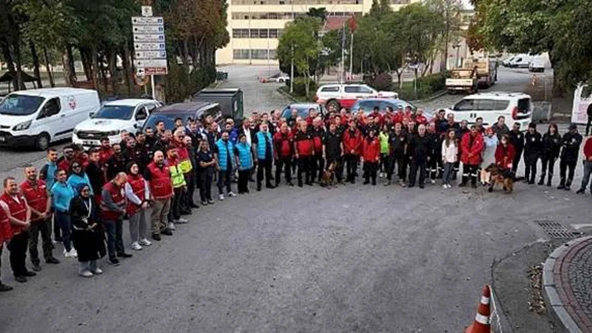 Kocaeli'den Söğüt'e afet tatbikatı konvoyu