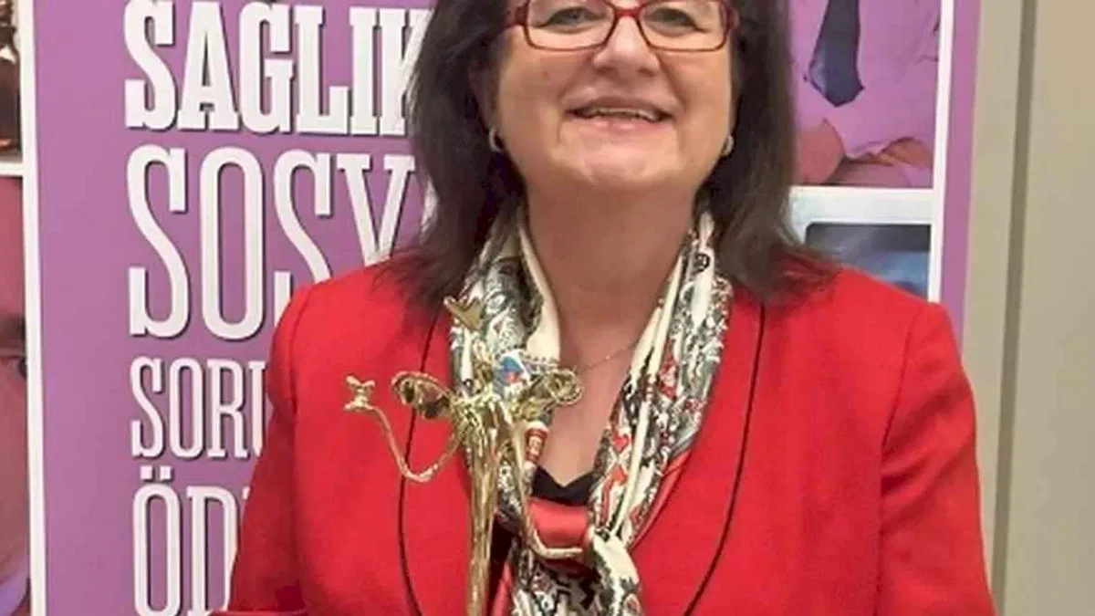 'Bilim Gençlerle Kazanacak' projesine 'Sağlıkta Sosyal Sorumluluk' ödülü