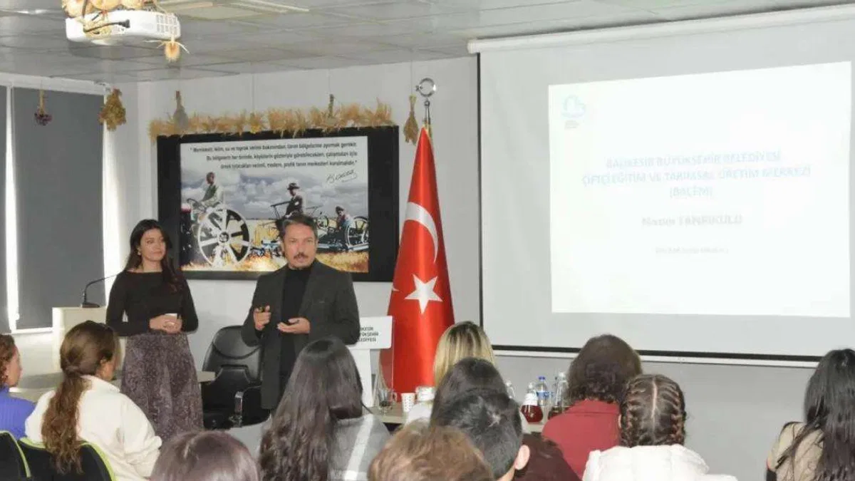 Balıkesir’de gençler aromatik bitkileri BAÇEM’de tanıdı