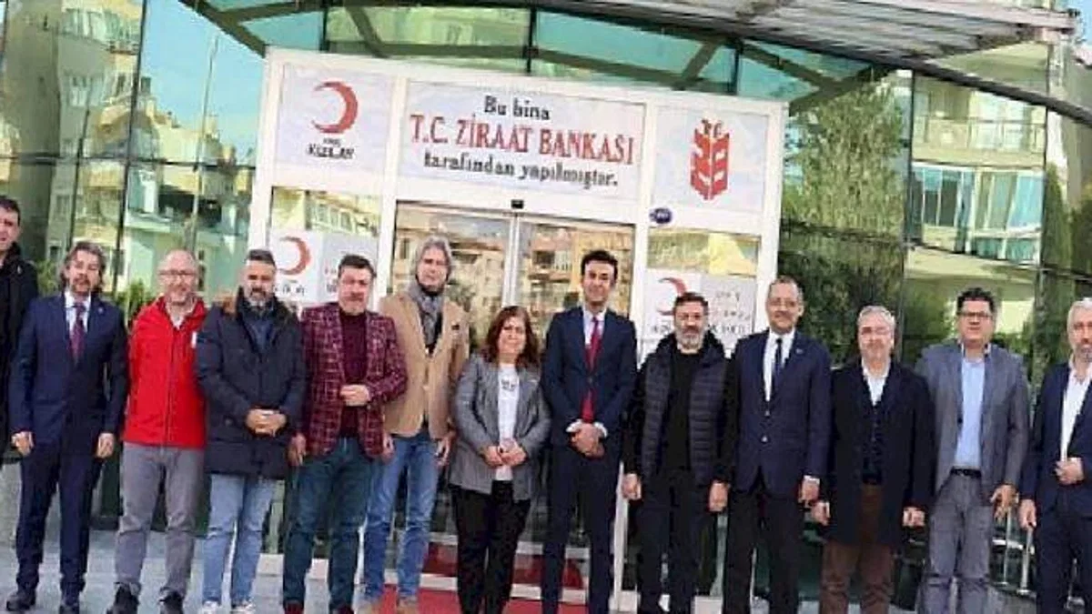 Kızılay İzmir Şubelerinden "Kan Bağışı" Seferberliği: "Egeliler Kan Vermeye"