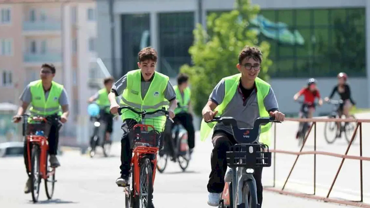 Sakarya'da pedallar Ayçiçeği Bisiklet Vadisi’nde döndü
