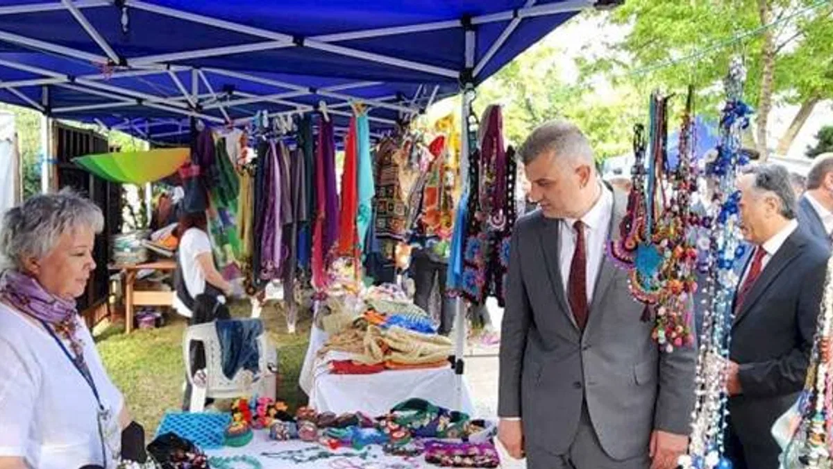 Bahar Şenliği Kavaklı Sahili Amfi'de başladı