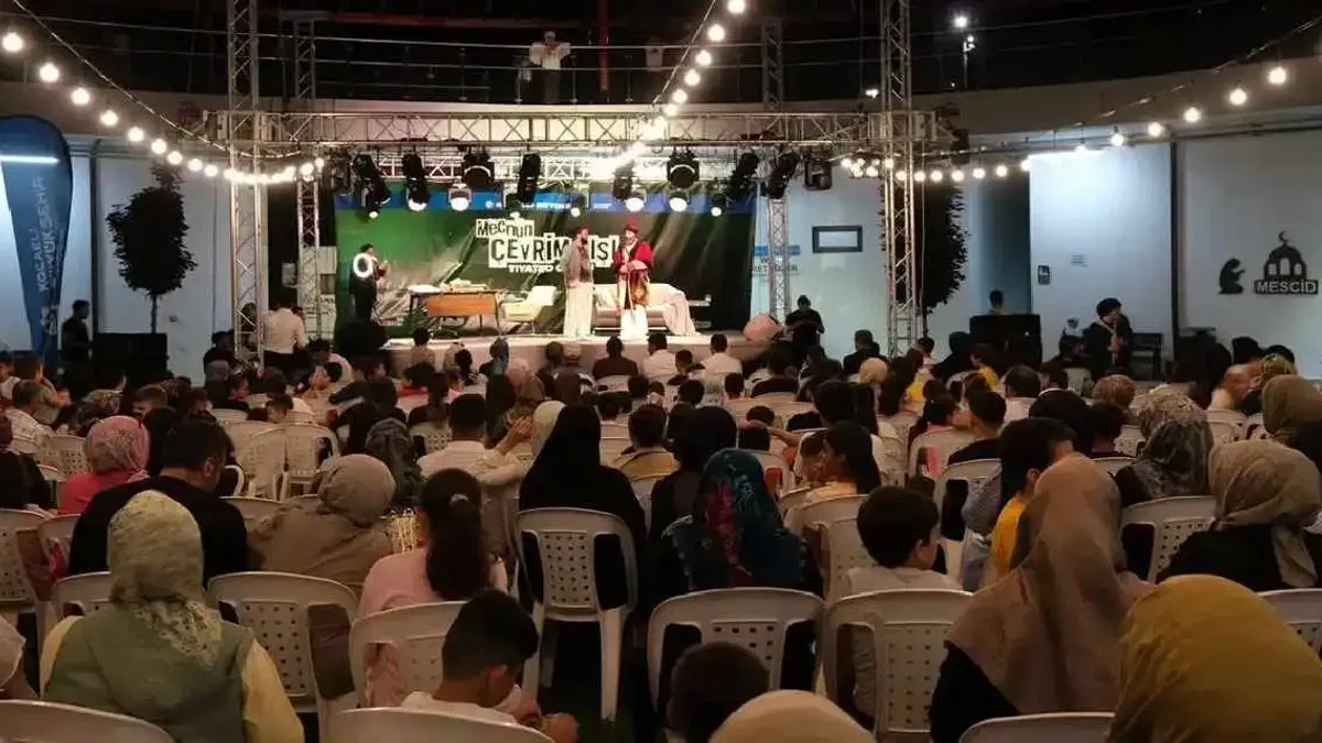 Açık hava tiyatrosu Dilovası’nda iz bıraktı