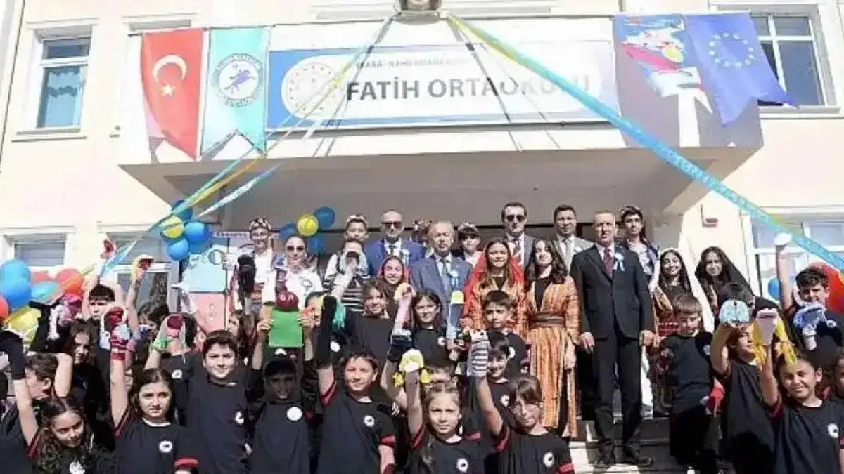 Kahramankazan Fatih Ortaokulu, ErasmusDays kapsamında renkli bir kutlama programı düzenledi.