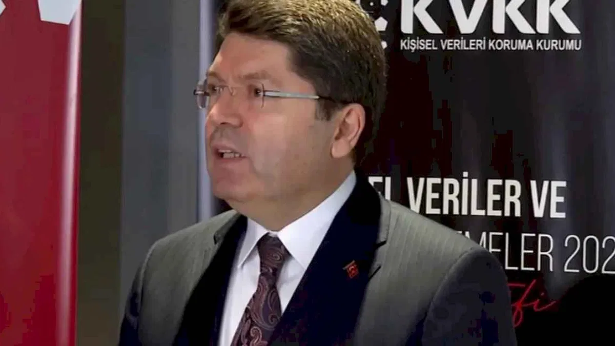 Bakan Tunç'tan 'çıplak arama' iddialarına yanıt