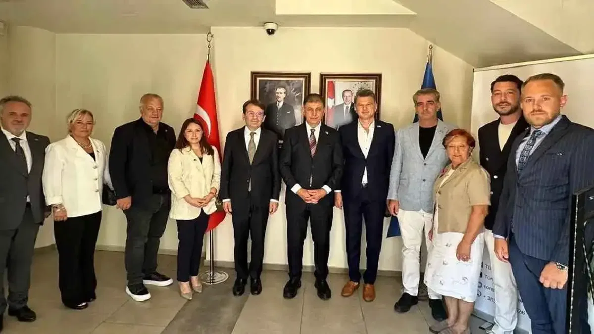 İzmir ile Kosova arasındaki iletişim güçleniyor
