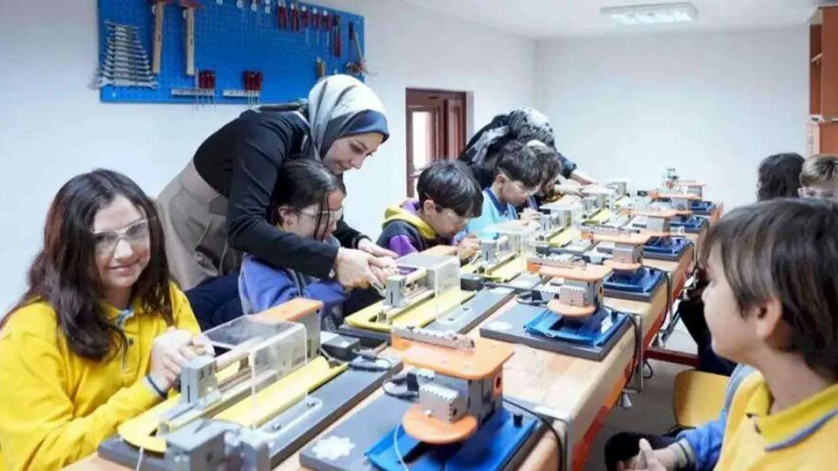 Öğrenciler bilgi ve becereyi kütüphanelerde kazanıyor